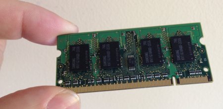 A 200 PIN DDR2 SODIMM