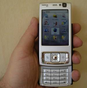 Nokia N95 in hand