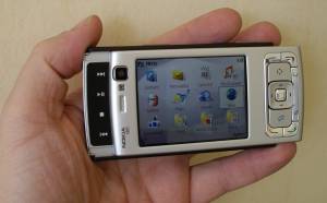 Nokia N95 in hand
